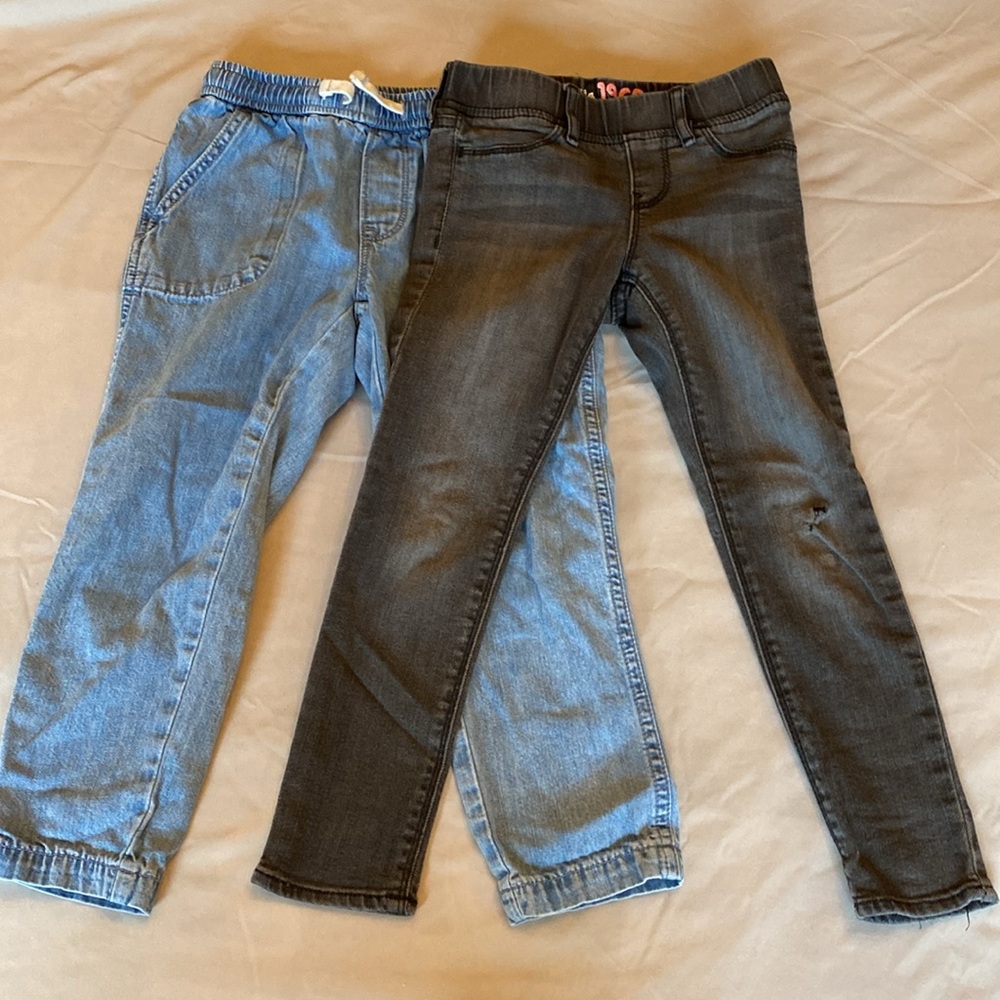 Gap jeans size small and 5 bundle. Great condition.